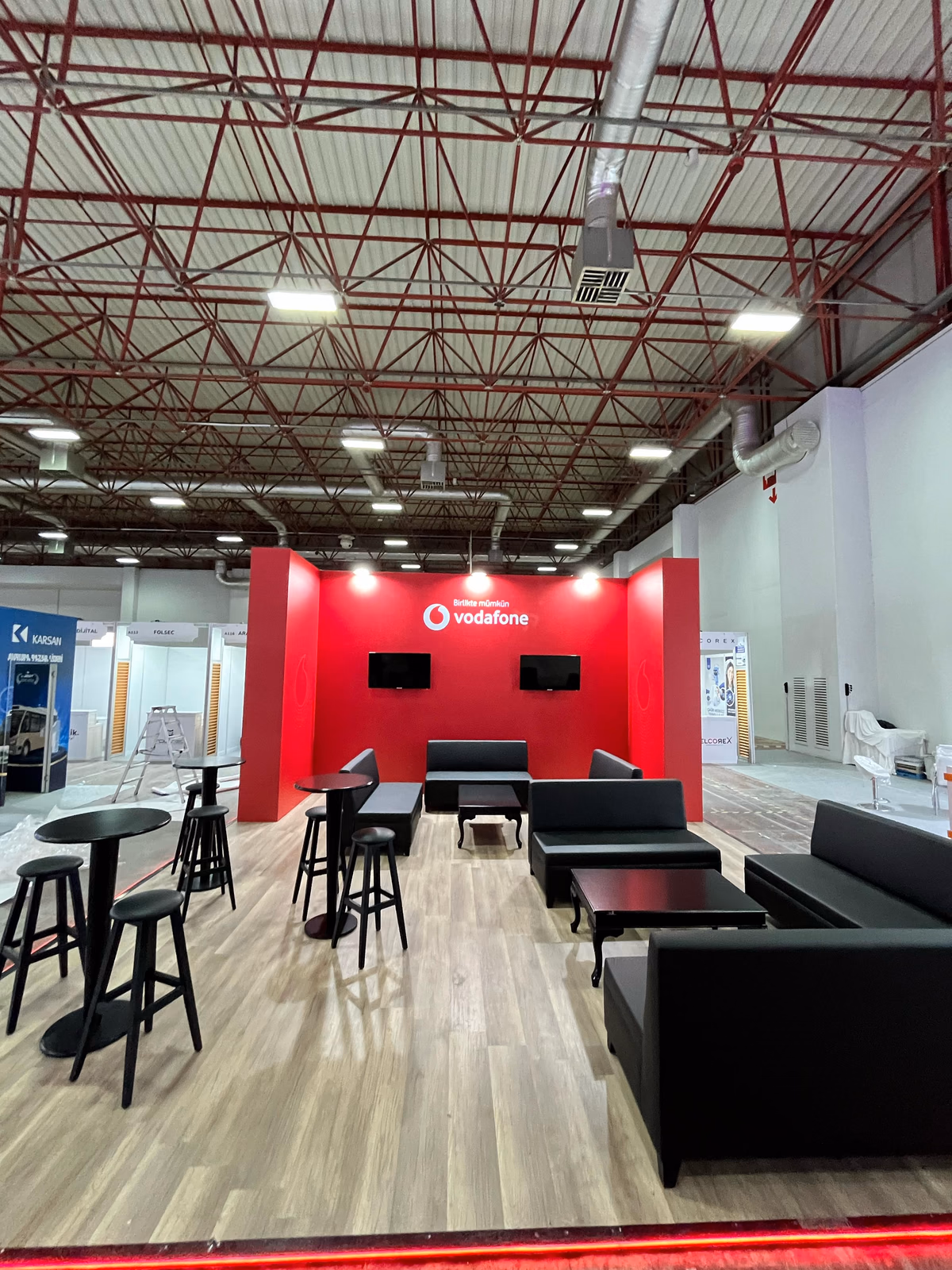 İFM Vodafone Özel Stand Kurulumu — Kirala Bizden etkinlik karesi 7