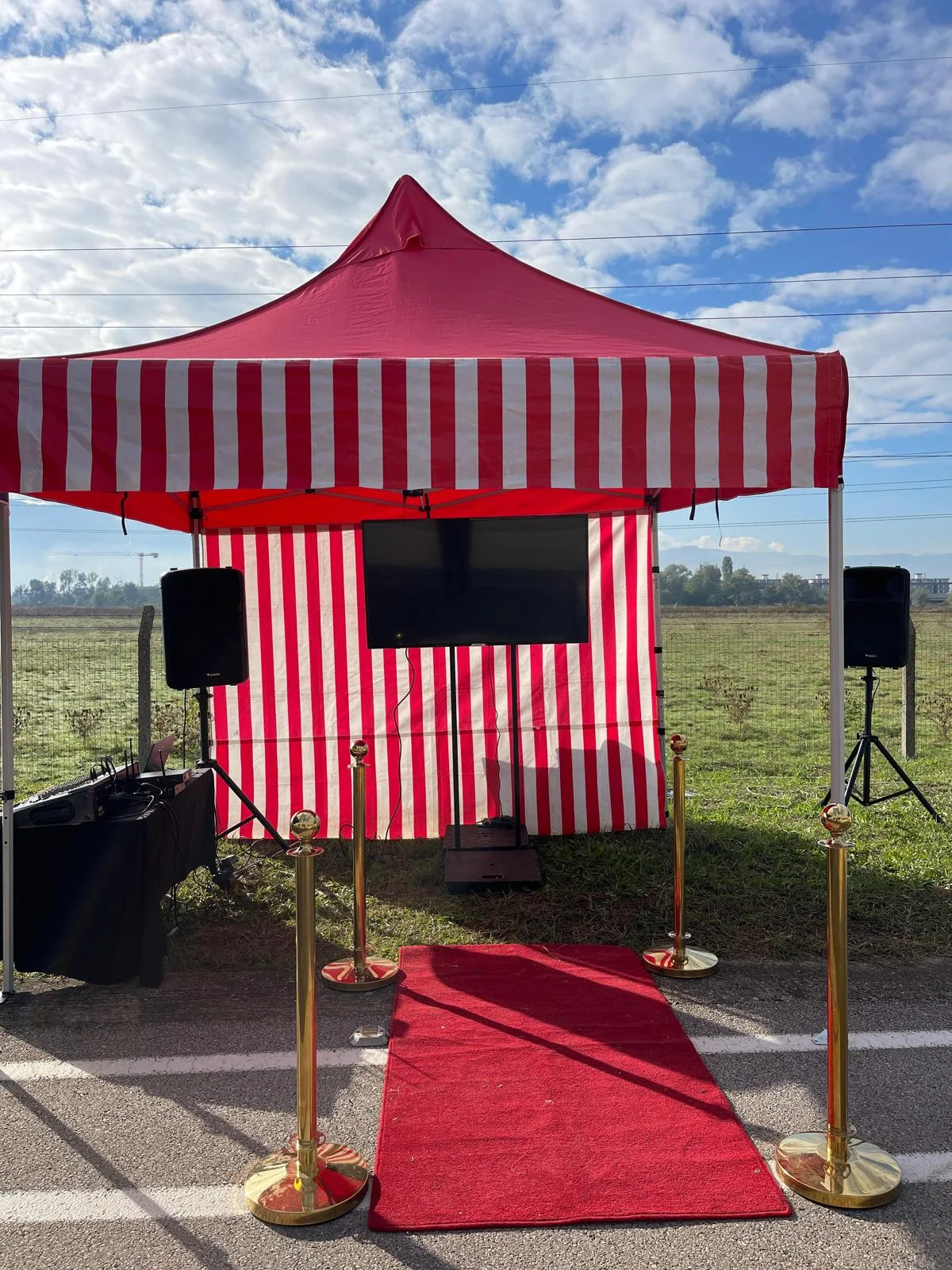 Dijital Karaoke kiralama — Kirala Bizden