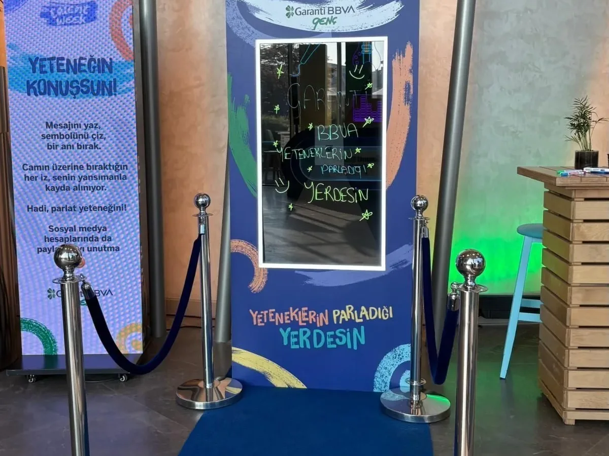 Kirala Bizden Message Booth Mesaj Kabini fotoğraf aktivitesi kiralama