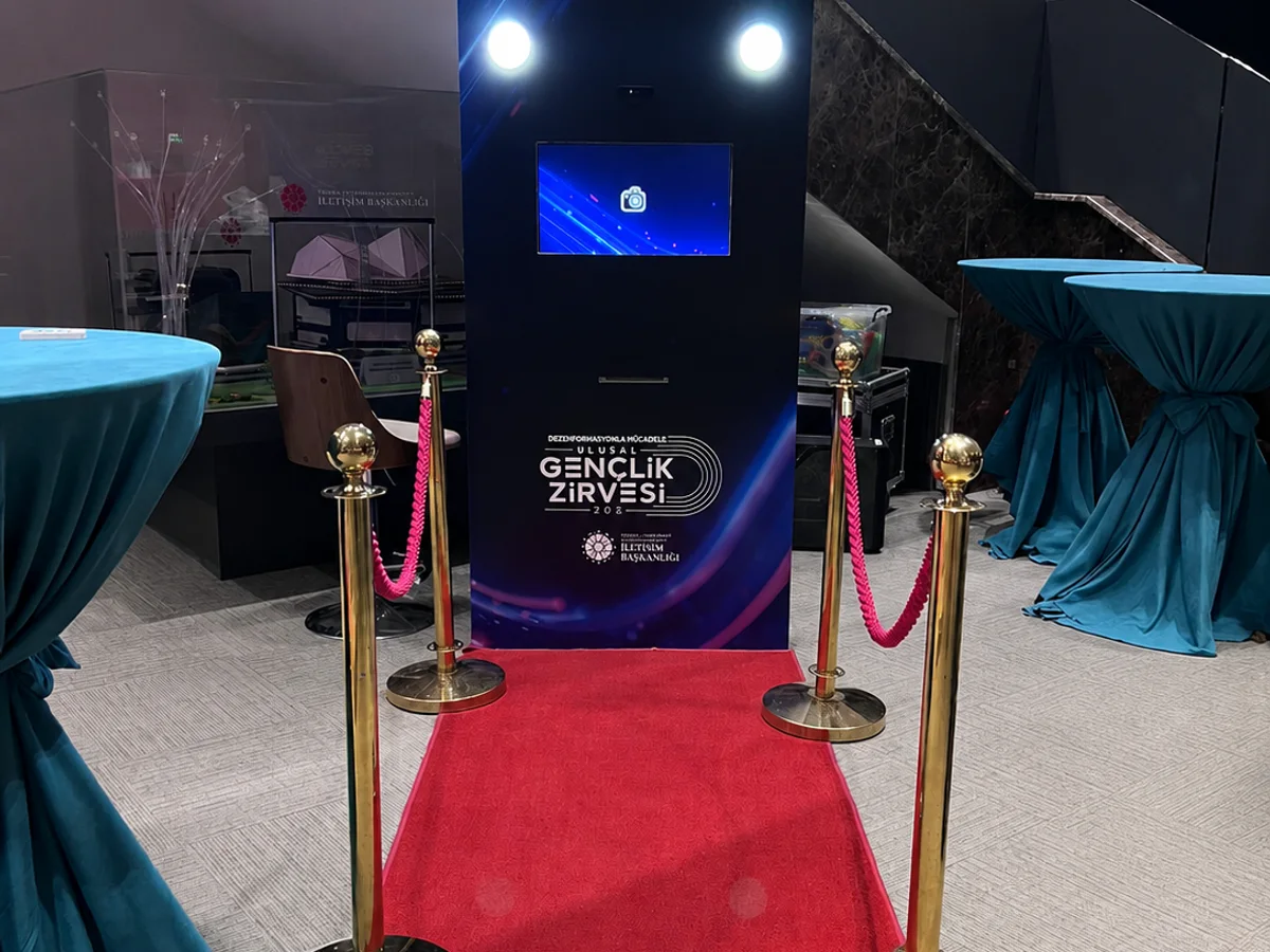 Kirala Bizden Photo Kiosk Fotoğraf Standı fotoğraf aktivitesi kiralama