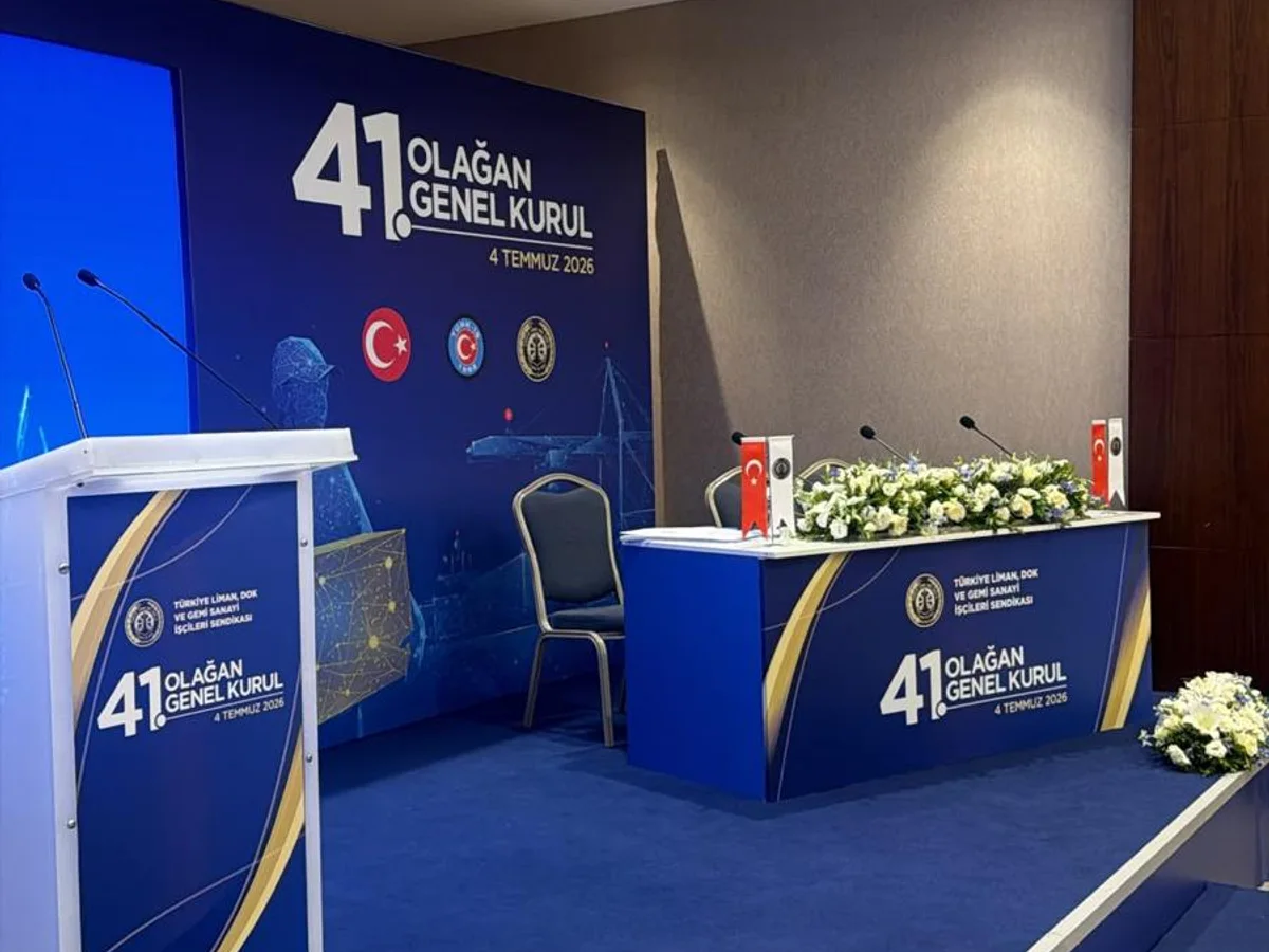 Sahne Çiçek Süslemesi kiralama — Kirala Bizden