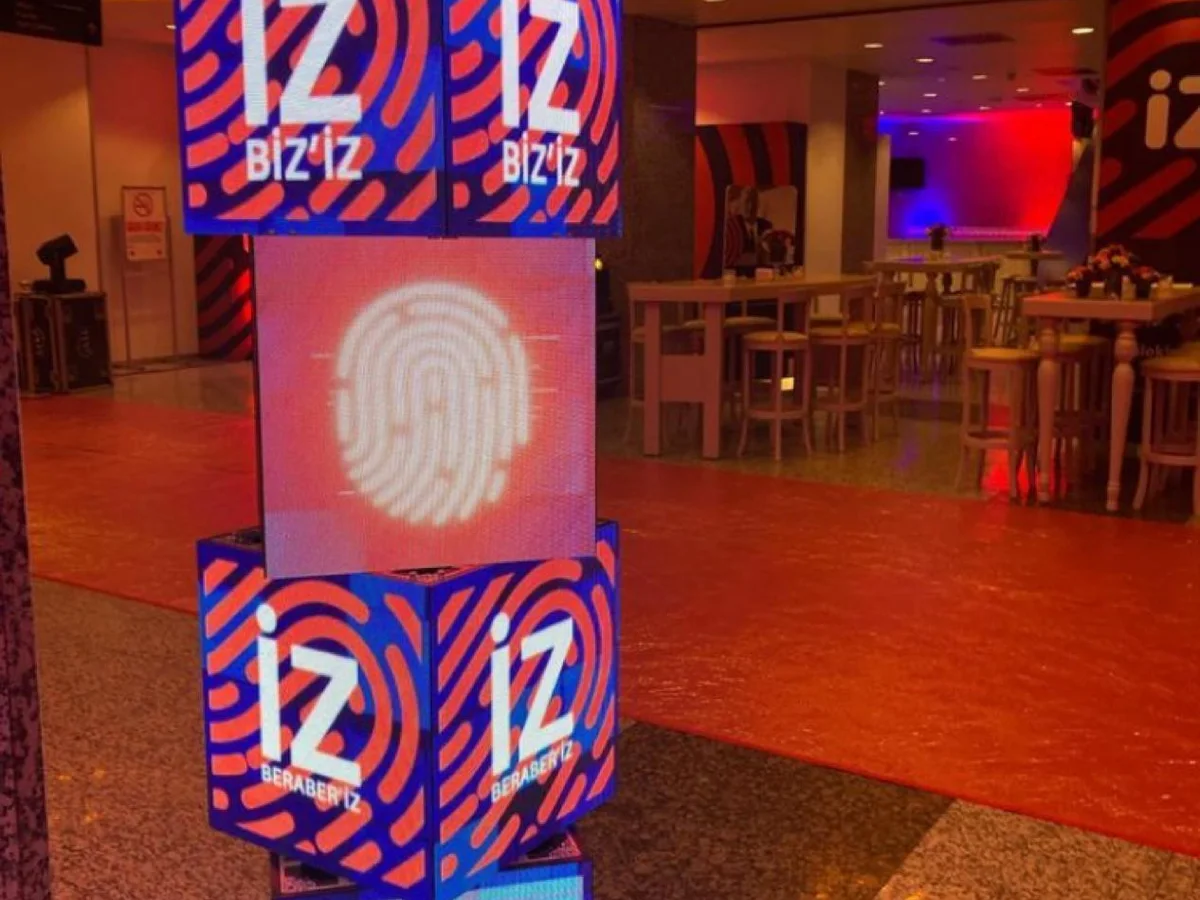 LED Küp kiralama — Kirala Bizden