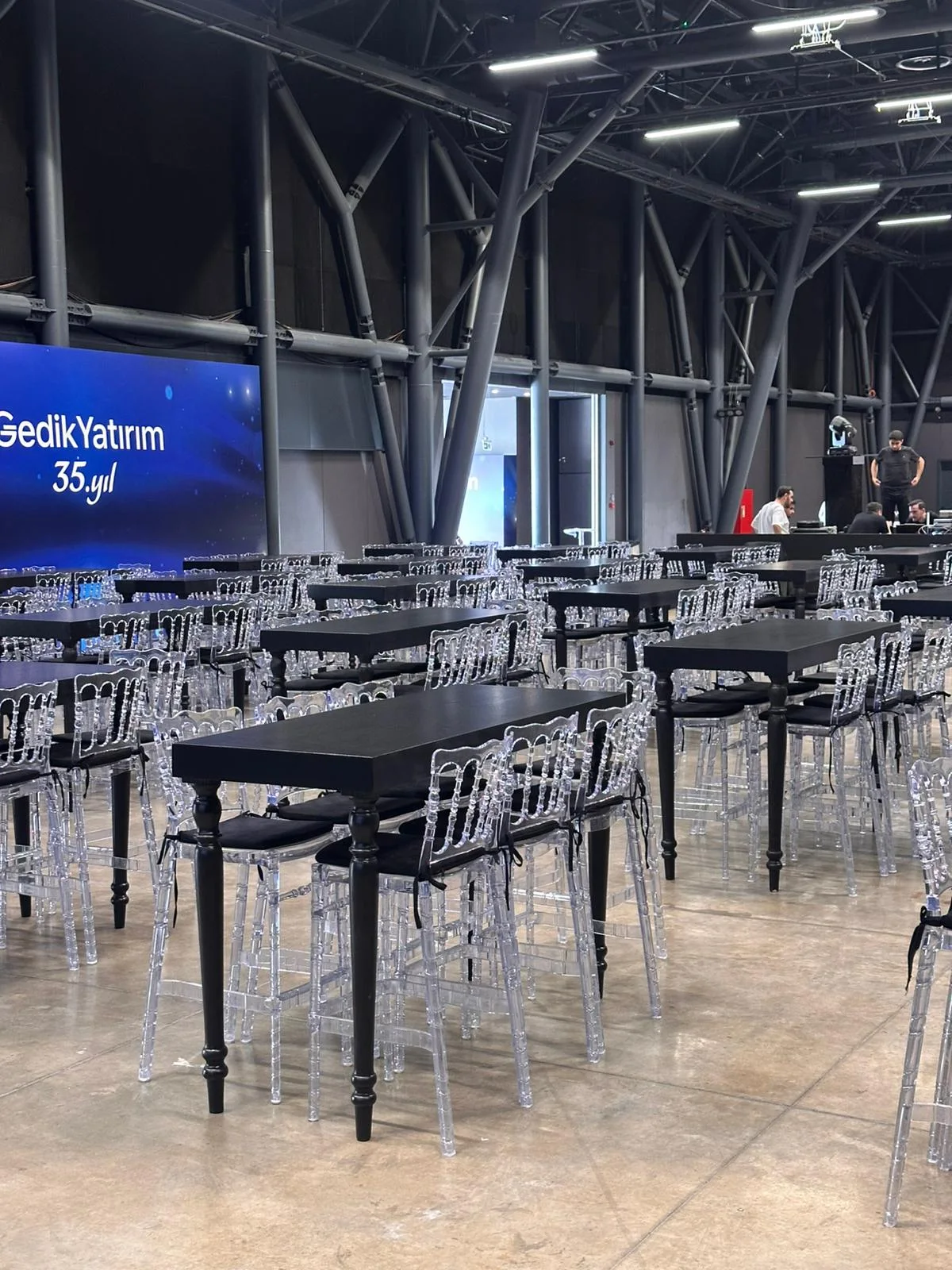 Plesi Napolyon Bar Sandalyesi Siyah Minderli kiralama — görsel 2