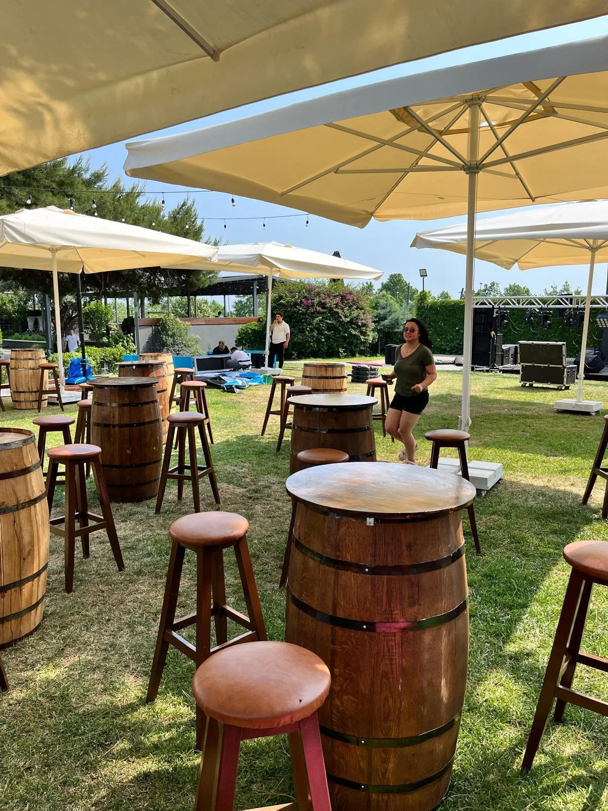 Ahşap Fıçı Varil Bistro Masa kiralama — görsel 3