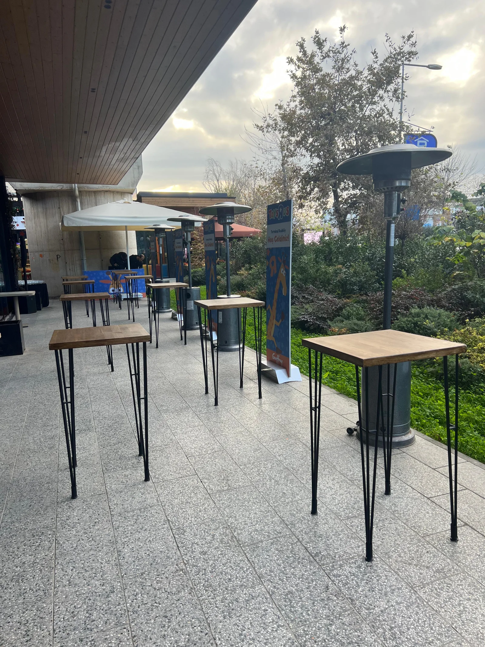 Capri Bistro Masa kiralama — görsel 2