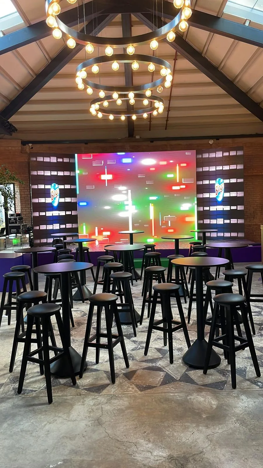 Metal Konik Bistro Masa kiralama — görsel 2