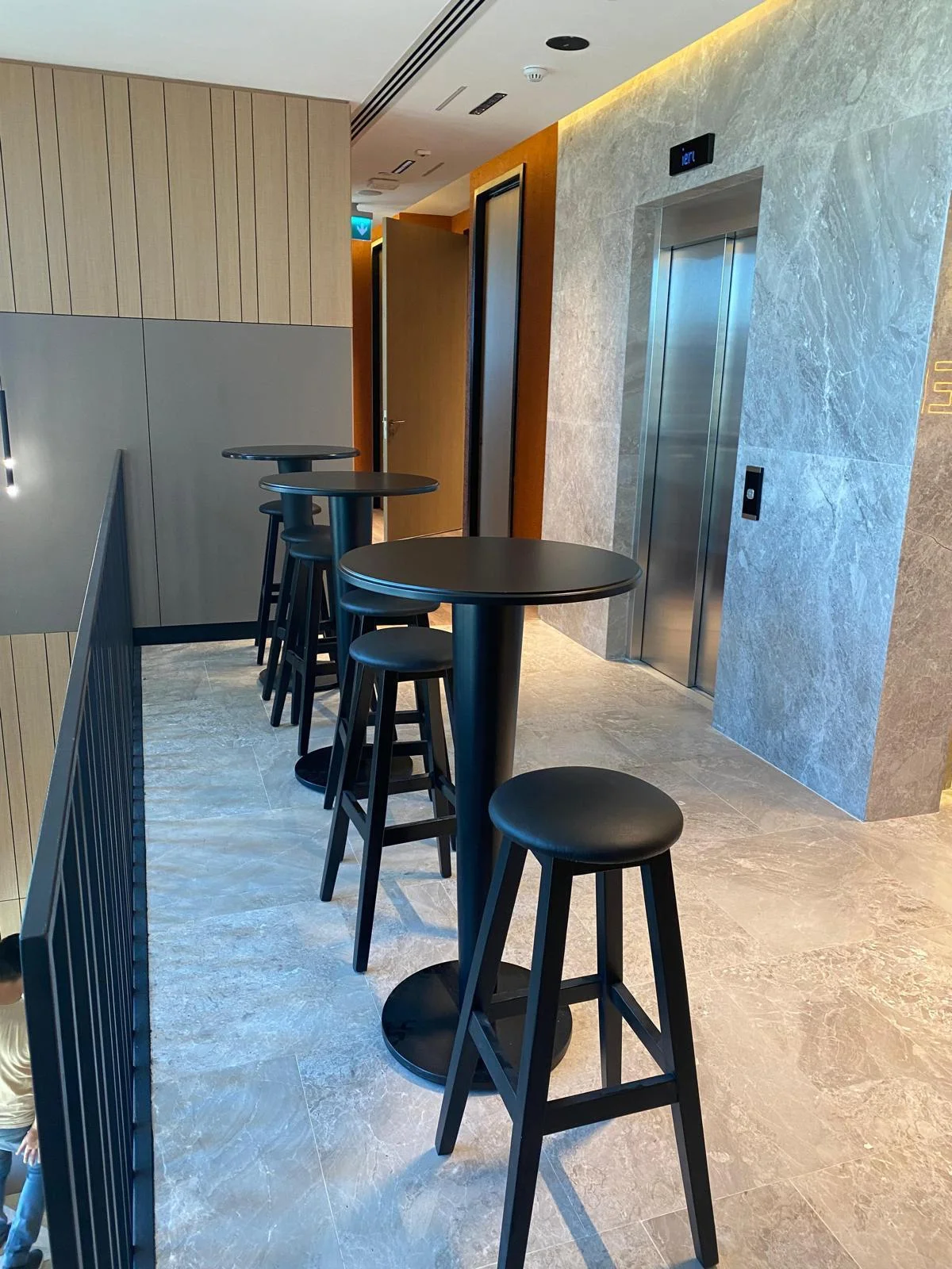 Tabankonik Bistro Masa Siyah kiralama — görsel 3